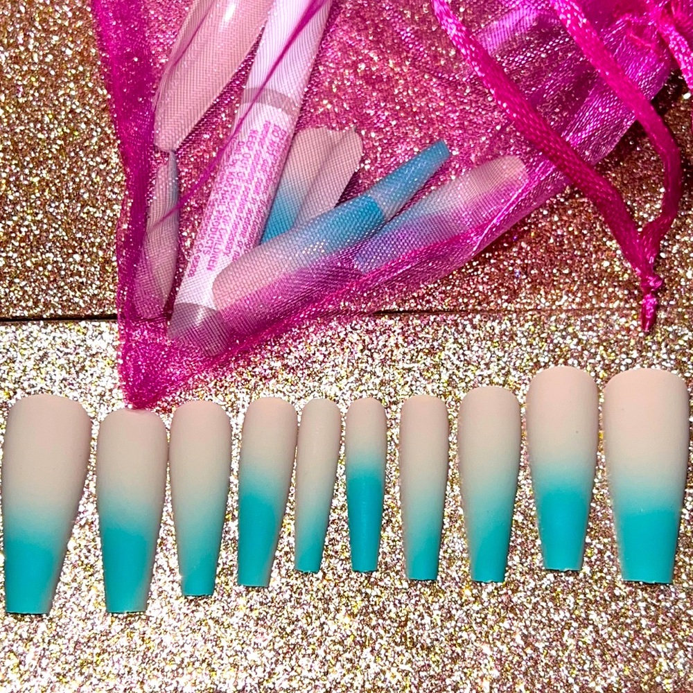 Press on nails 20 size with 1 glue